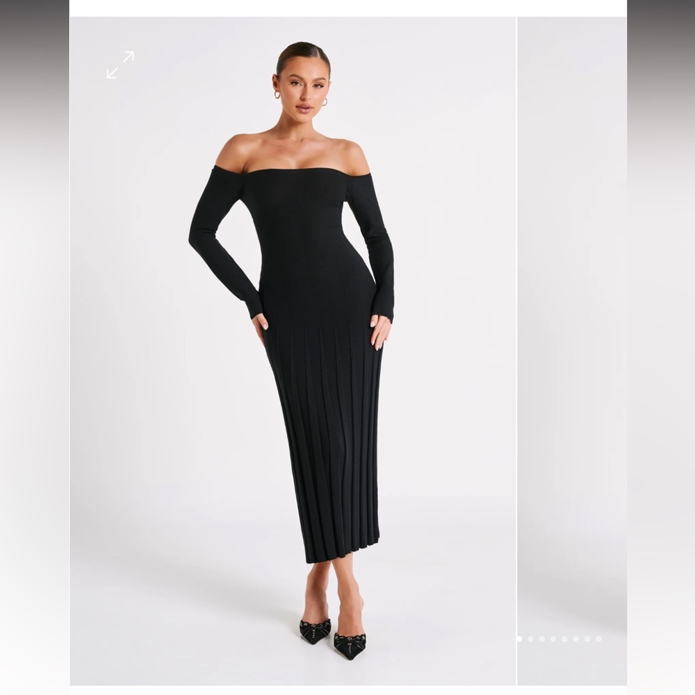 Meshki EMMELINE
Long Sleeve Rib Knit Midi Dress - Black